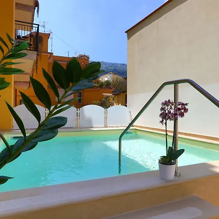 Astoria מלון סורנטו