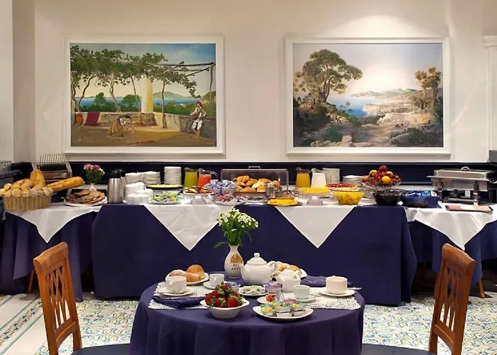Astoria Hotel 4*