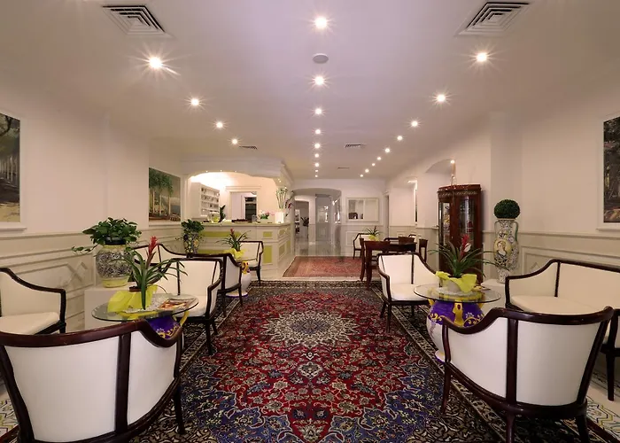 Astoria Hotel 4*