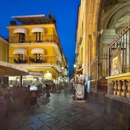 Astoria 4*