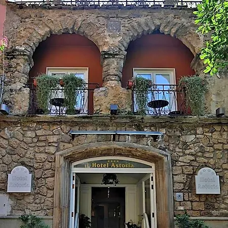 Astoria Hotel 4*